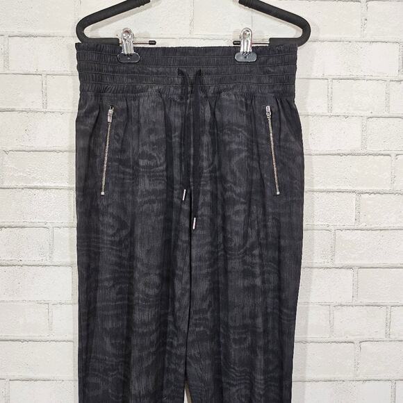 Athleta Camden Printed Joggers in Black Moire - Picture 6 of 10